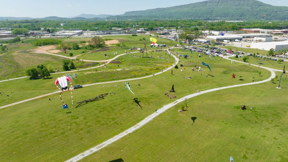 Vibrant kite festival with grassy fields in Chattanooga, perfect for outdoor fun.